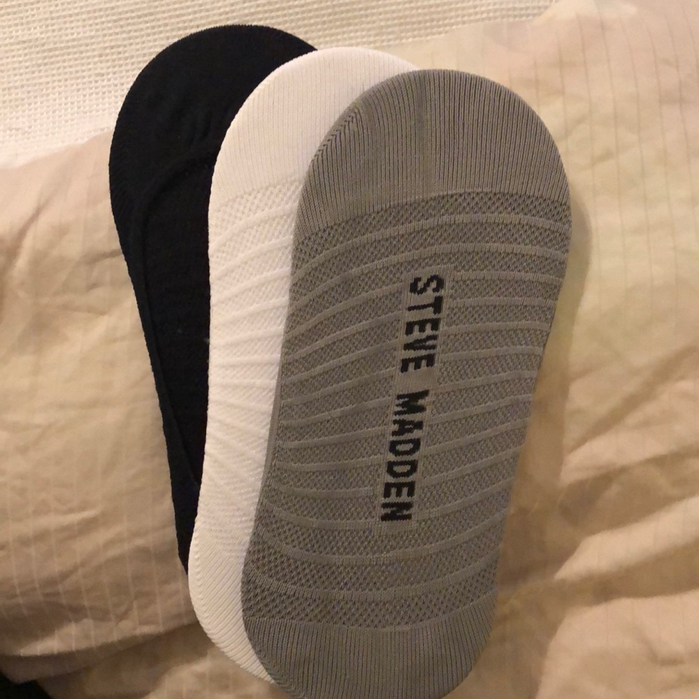 Set of NEW toe socks!